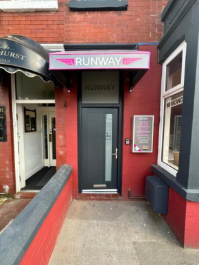 B&B Runway Blackpool - Minutes From Winter Gardens - Dog Friendly - Exceptionally Quiet - Very Close H&A Social Club